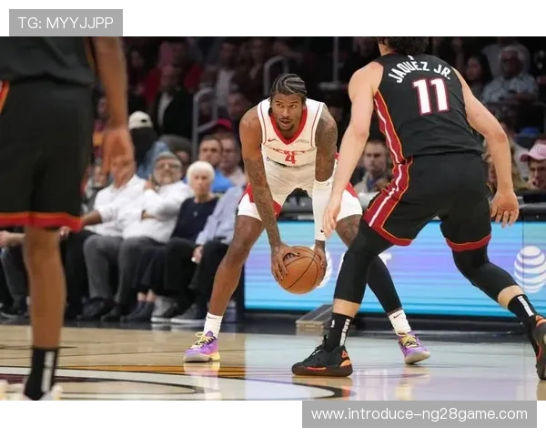 NBA热火最新比赛比分解析与赛场精彩瞬间回顾 NBA热火最新比赛比分解析与赛场精彩瞬间回顾